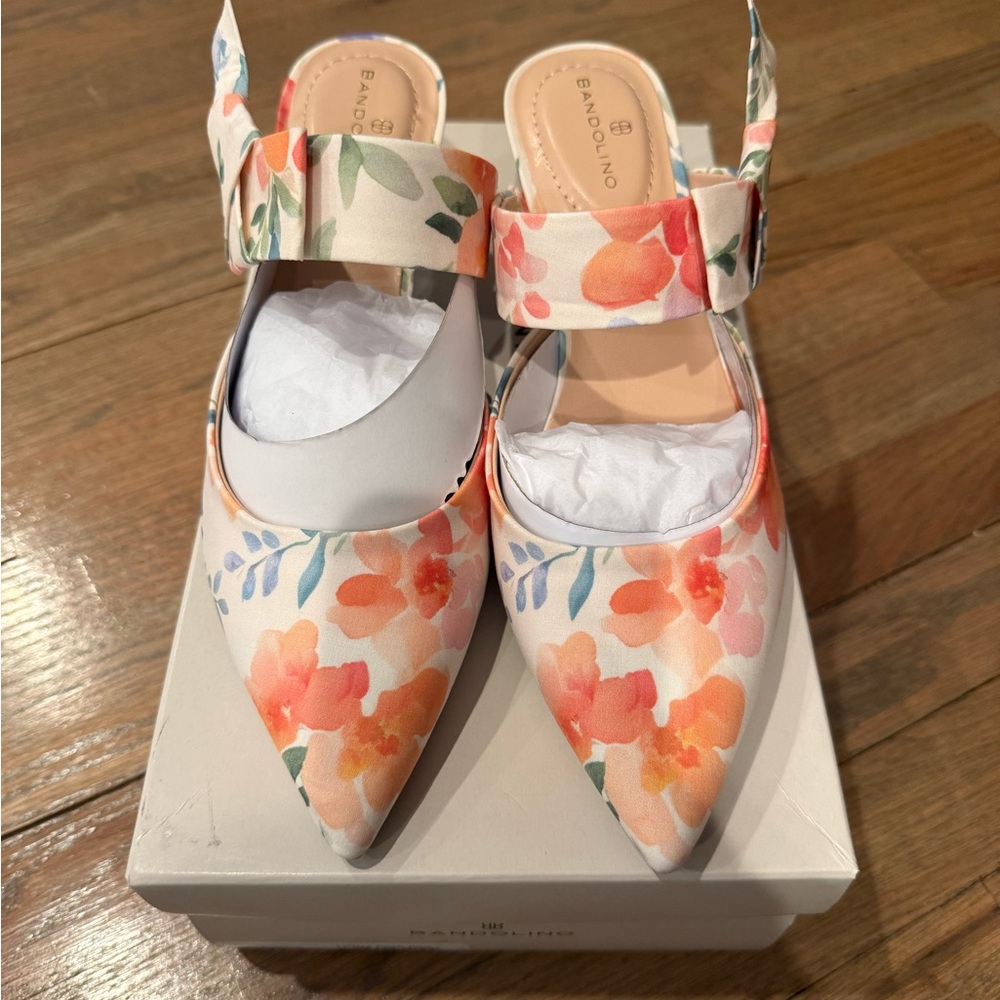 Brand new in box*Bandolino Womens’ Millie Floral Pump